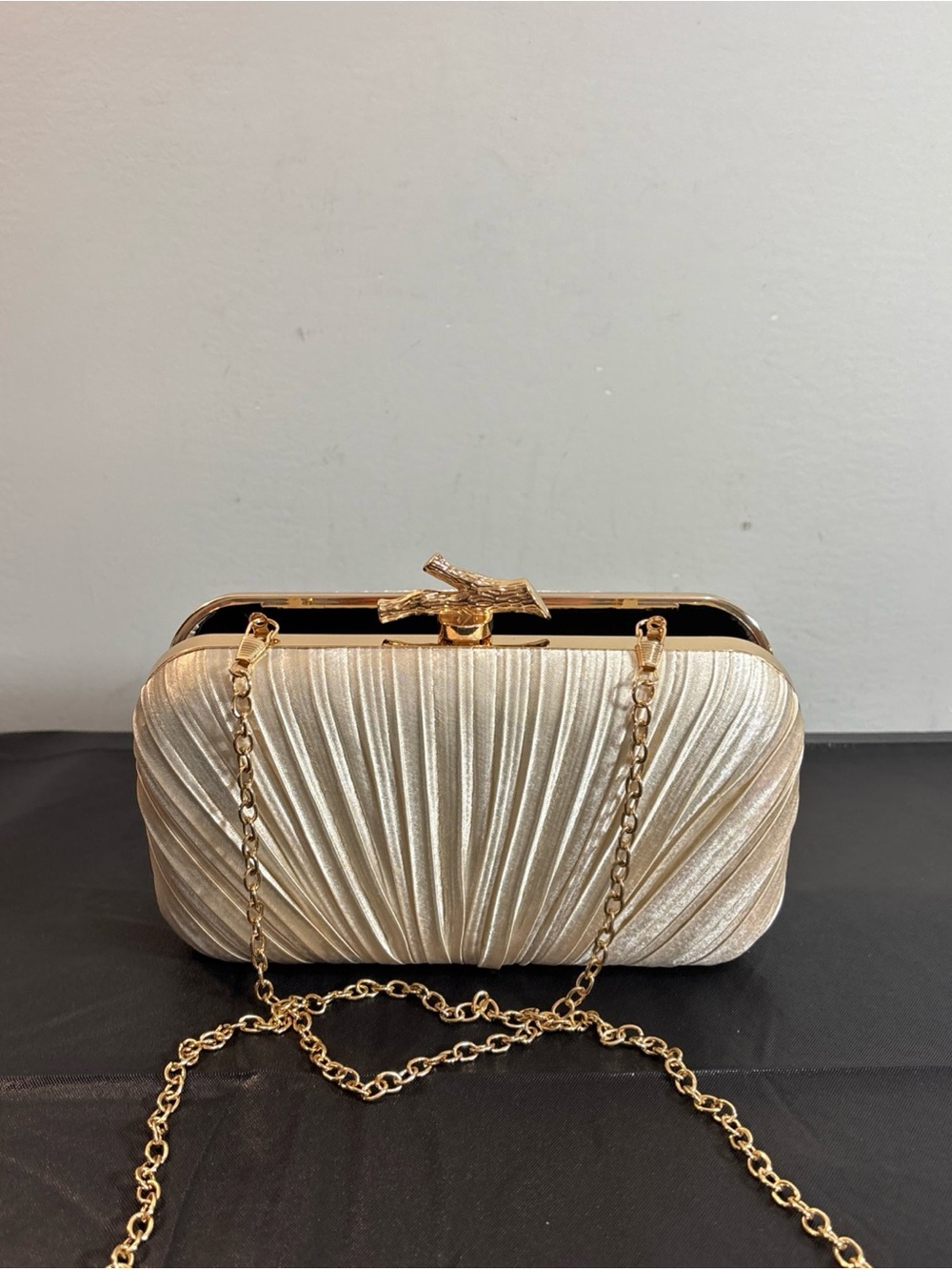 Elegant Gold Pleated Evening Clutch with Chain. 9/9